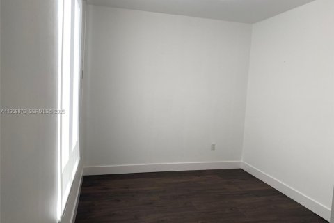 Снять в аренду кондоминиум в Дорал, Флорида 3 спальни, 177.26м2, № 2017579 - фото 12