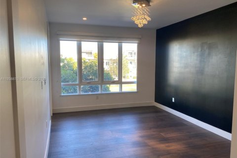 Снять в аренду кондоминиум в Дорал, Флорида 3 спальни, 177.26м2, № 2017579 - фото 7