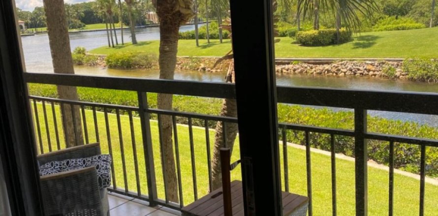 Condominio en Jupiter, Florida, 2 dormitorios № 648336