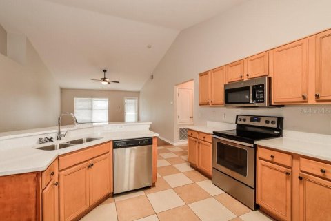 Villa ou maison à louer à Minneola, Floride: 4 chambres, 229.93 m2 № 2426860 - photo 7