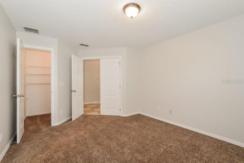 Villa ou maison à louer à Minneola, Floride: 4 chambres, 229.93 m2 № 2426860 - photo 11