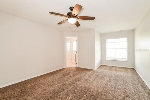 Villa ou maison à louer à Minneola, Floride: 4 chambres, 229.93 m2 № 2426860 - photo 9