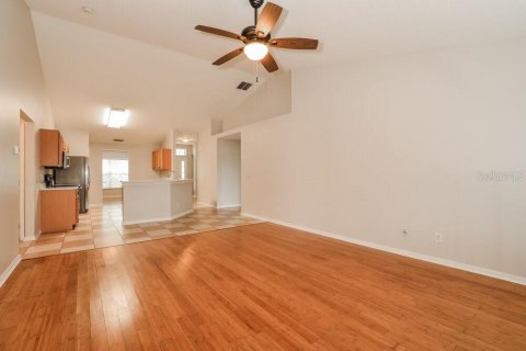 Villa ou maison à louer à Minneola, Floride: 4 chambres, 229.93 m2 № 2426860 - photo 3