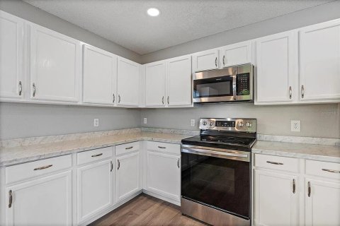 Casa en alquiler en Davenport, Florida, 4 dormitorios, 176.14 m2 № 1900500 - foto 3