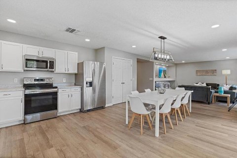 Casa en alquiler en Davenport, Florida, 4 dormitorios, 176.14 m2 № 1900500 - foto 13