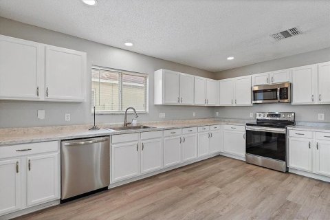 Casa en alquiler en Davenport, Florida, 4 dormitorios, 176.14 m2 № 1900500 - foto 10