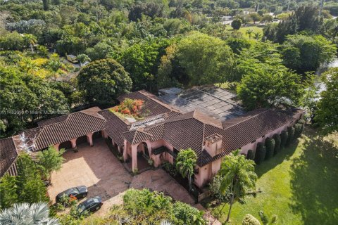 House in Davie, Florida 5 bedrooms, 959.87 sq.m. № 1859970 - photo 23