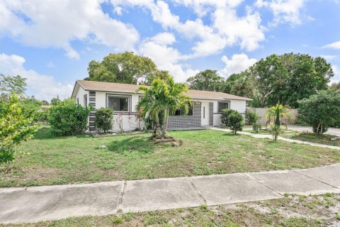 Villa ou maison à Deerfield Beach, Floride 4 chambres, 122.63 m2 № 2433950