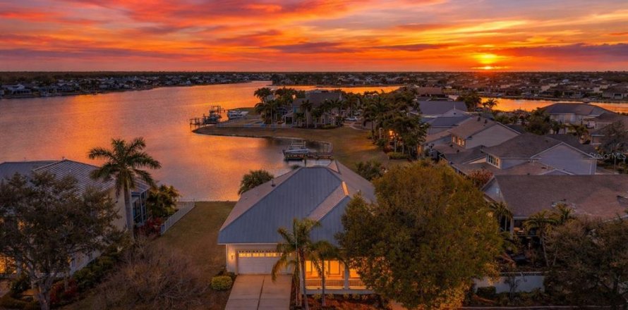 Villa ou maison à Apollo Beach, Floride 3 chambres, 176.79 m2 № 2098848