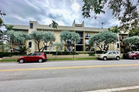 Condo in Coral Gables, Florida, 2 bedrooms  № 1890812 - photo 10