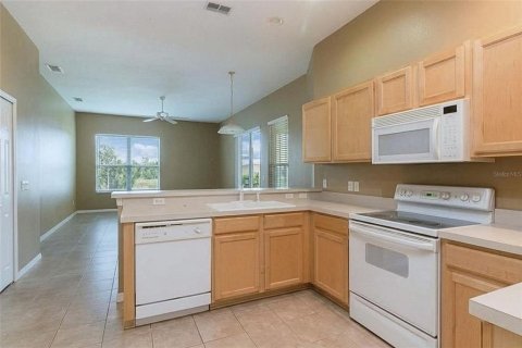 Villa ou maison à vendre à Oviedo, Floride: 4 chambres, 241.36 m2 № 2405247 - photo 5