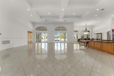 Commercial property in Miami, Florida № 1713007 - photo 11