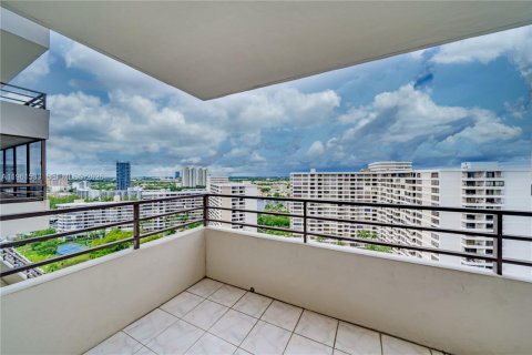 Condominio en alquiler en Hallandale Beach, Florida, 2 dormitorios, 118.91 m2 № 2025867 - foto 4