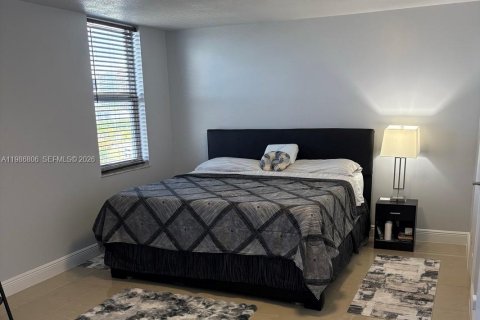 Снять в аренду кондоминиум в Халландейл-Бич, Флорида 2 спальни, 106.84м2, № 2048881 - фото 15