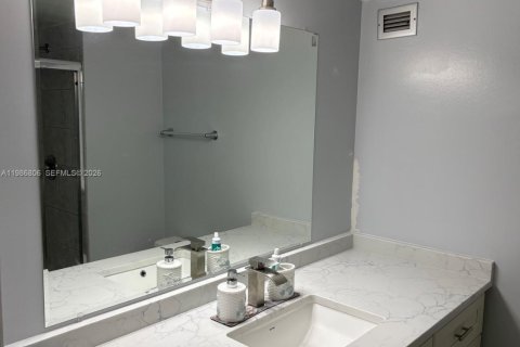 Снять в аренду кондоминиум в Халландейл-Бич, Флорида 2 спальни, 106.84м2, № 2048881 - фото 23