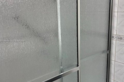 Снять в аренду кондоминиум в Халландейл-Бич, Флорида 2 спальни, 106.84м2, № 2048881 - фото 21