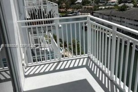 Снять в аренду кондоминиум в Халландейл-Бич, Флорида 2 спальни, 106.84м2, № 2048881 - фото 5