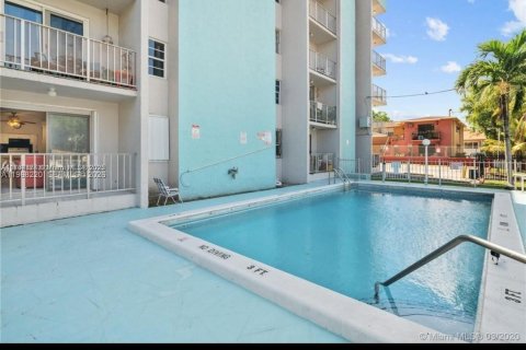 Condominio en venta en Miami, Florida, 2 dormitorios, 65.96 m2 № 2030934 - foto 11