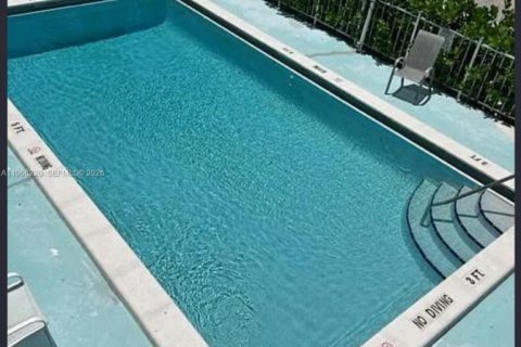 Condominio en venta en Miami, Florida, 2 dormitorios, 65.96 m2 № 2030934 - foto 10