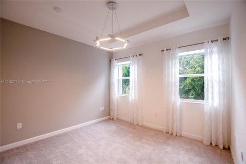 Снять в аренду таунхаус в Хомстед, Флорида 3 спальни, 123.65м2, № 1999649 - фото 19