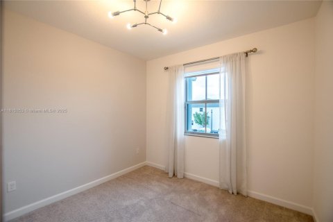 Снять в аренду таунхаус в Хомстед, Флорида 3 спальни, 123.65м2, № 1999649 - фото 28