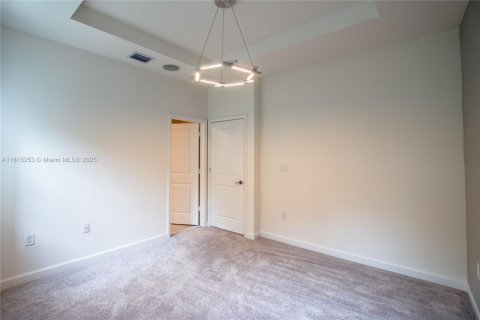 Снять в аренду таунхаус в Хомстед, Флорида 3 спальни, 123.65м2, № 1999649 - фото 20