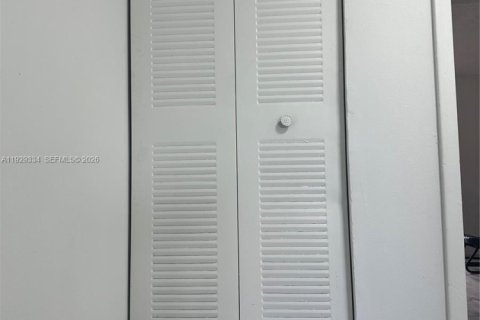 Copropriété à louer à Miami, Floride: 2 chambres № 1996906 - photo 19