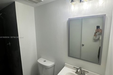 Copropriété à louer à Miami, Floride: 2 chambres № 1996906 - photo 12