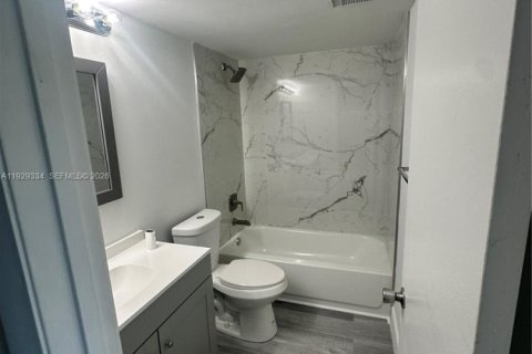 Copropriété à louer à Miami, Floride: 2 chambres № 1996906 - photo 11