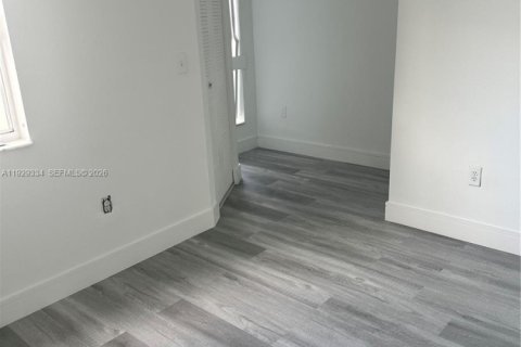 Copropriété à louer à Miami, Floride: 2 chambres № 1996906 - photo 16