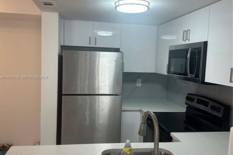 Copropriété à louer à Miami, Floride: 2 chambres № 1996906 - photo 5
