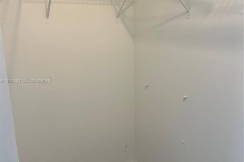 Copropriété à louer à Miami, Floride: 2 chambres № 1996906 - photo 17