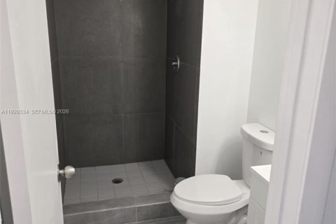 Copropriété à louer à Miami, Floride: 2 chambres № 1996906 - photo 23