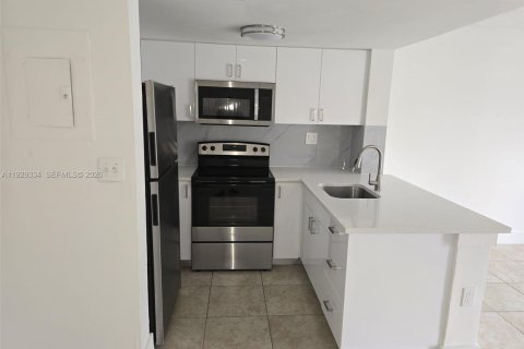 Copropriété à louer à Miami, Floride: 2 chambres № 1996906 - photo 9
