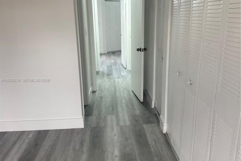Copropriété à louer à Miami, Floride: 2 chambres № 1996906 - photo 21