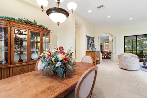 House in Lutz, Florida 6 bedrooms, 372.72 sq.m. № 1773367 - photo 16