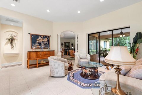 House in Lutz, Florida 6 bedrooms, 372.72 sq.m. № 1773367 - photo 18