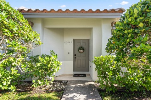 House in Pembroke Pines, Florida 3 bedrooms, 111.85 sq.m. № 1890803 - photo 9