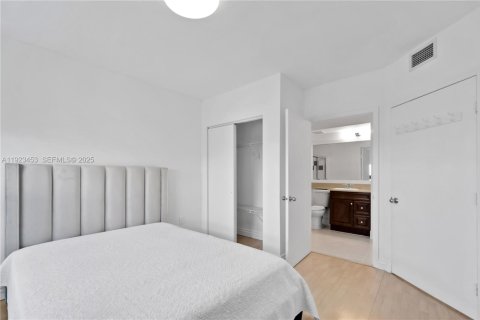 Copropriété à louer à Miami Beach, Floride: 2 chambres, 104.7 m2 № 1977441 - photo 17