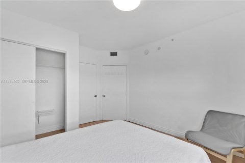 Copropriété à louer à Miami Beach, Floride: 2 chambres, 104.7 m2 № 1977441 - photo 16