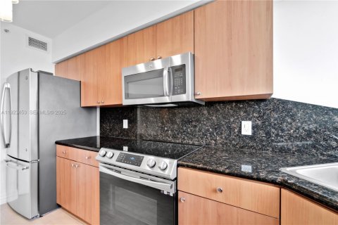 Copropriété à louer à Miami Beach, Floride: 2 chambres, 104.7 m2 № 1977441 - photo 12