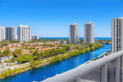 Кондоминиум с 1 спальней в Авентура, Флорида № 2035880