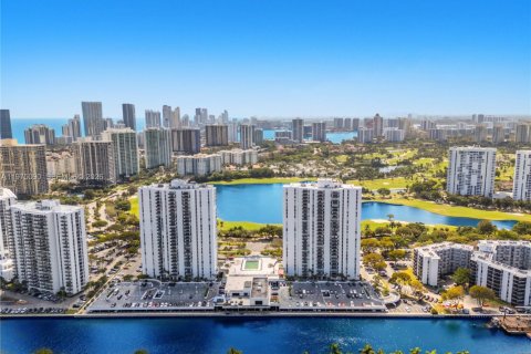 Купить кондоминиум в Авентура, Флорида 1 спальня, 83.24м2, № 2035880 - фото 9