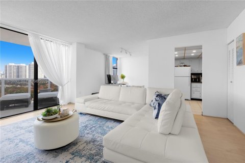 Купить кондоминиум в Авентура, Флорида 1 спальня, 83.24м2, № 2035880 - фото 16