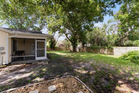House in Vero Beach, Florida 2 bedrooms, 89.19 sq.m. № 2086915 - photo 13