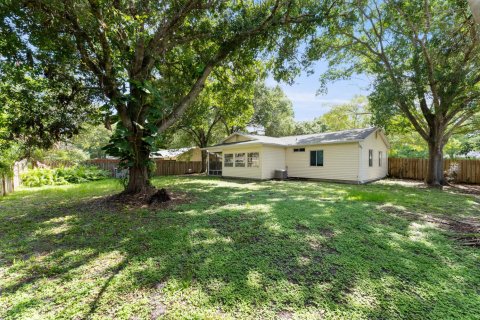 House in Vero Beach, Florida 2 bedrooms, 89.19 sq.m. № 2086915 - photo 14