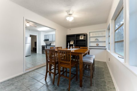 House in Vero Beach, Florida 2 bedrooms, 89.19 sq.m. № 2086915 - photo 7