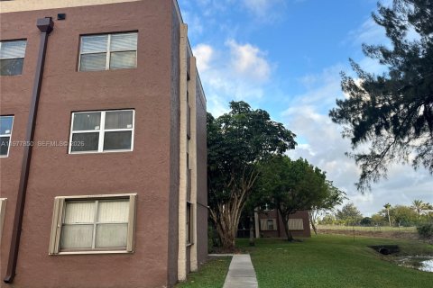 Купить кондоминиум в Дейви, Флорида 2 спальни, 98.48м2, № 2044576 - фото 16