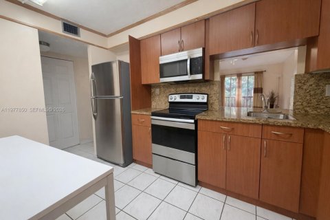 Купить кондоминиум в Дейви, Флорида 2 спальни, 98.48м2, № 2044576 - фото 2