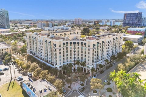 Condominio en West Palm Beach, Florida, 2 dormitorios № 2152601